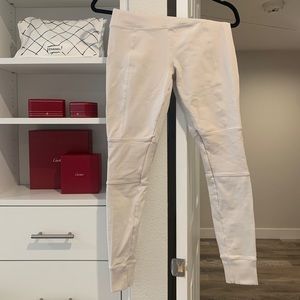 Alo Yoga: High-Waist Avenue Legging - Bone